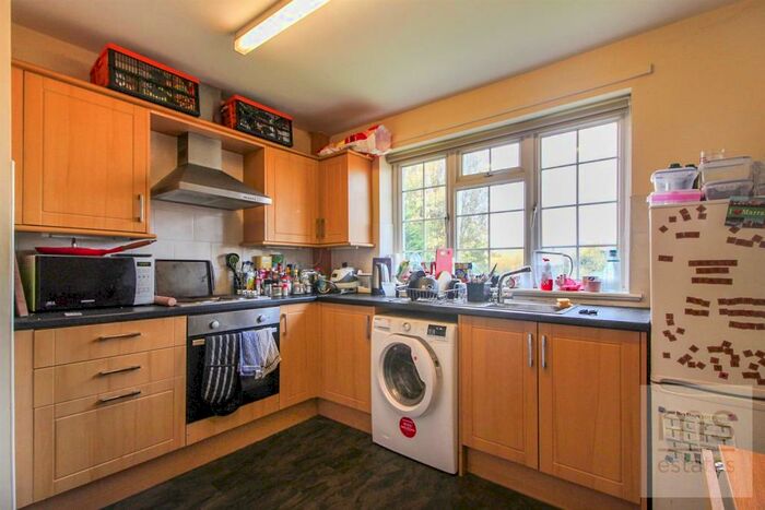 2 Bedroom Flat To Rent In Derby Road, Lenton, Nottingham, NG7