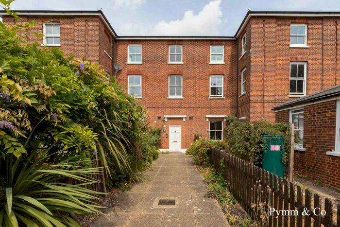 2 Bedroom Flat For Sale In The Vale, Swainsthorpe, NR14