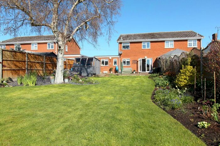 3 Bedroom Semi-Detached House For Sale In Station Road, Tempsford, Sandy, SG19