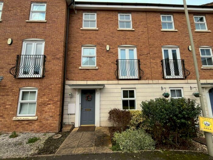 4 Bedroom Terraced House To Rent In Attingham Drive, Dudley, DY1
