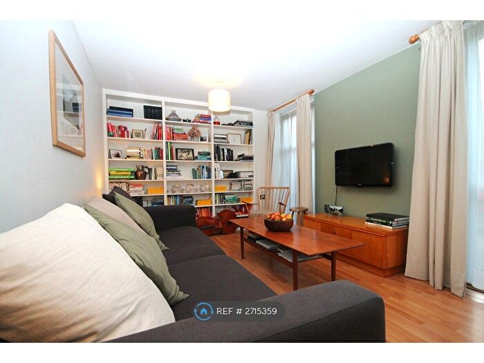 2 Bedroom Terraced House To Rent In Dunston Road, London, SW11