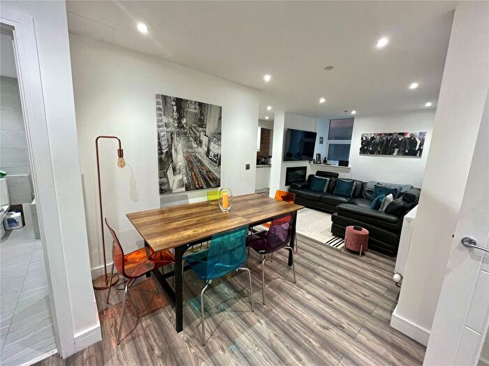 2 Bedroom Flat For Sale In Warren Street, Tenby, Pembrokeshire, SA70