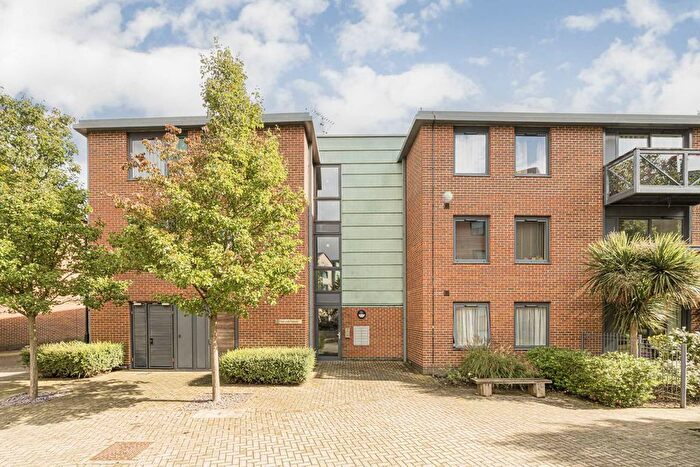 1 Bedroom Flat To Rent In Union Lane, Isleworth, TW7