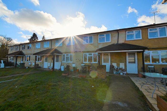 2 Bedroom Barn Conversion To Rent In Seven Hills Road, Iver, SL0