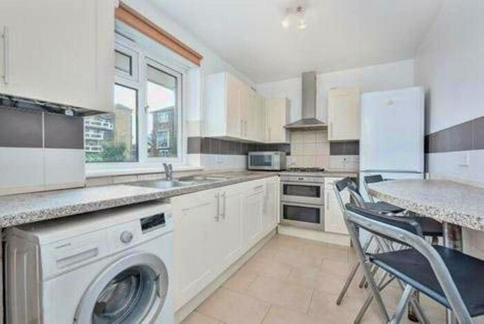 3 Bedroom Flat To Rent In Beckway Street, Walworth, London, SE17