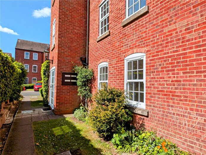 2 Bedroom Flat For Sale In Severnside South, Bewdley, Worcestershire, DY12