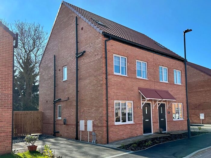3 Bedroom Semi-Detached House To Rent In Walnut Close, Easingwold, York, YO61