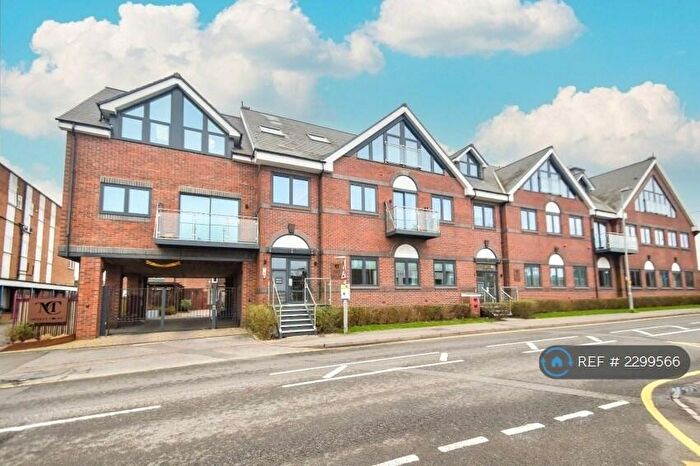 2 Bedroom Flat To Rent In Woodside Road, Amersham, HP6