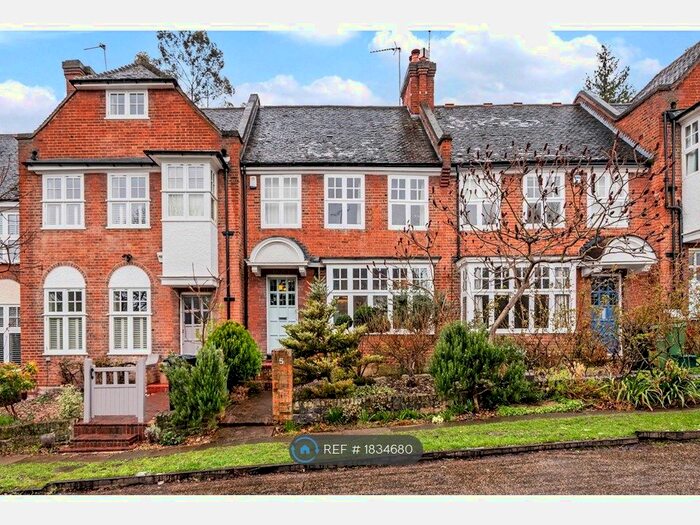 3 Bedroom Terraced House To Rent In The Chine, London, N10