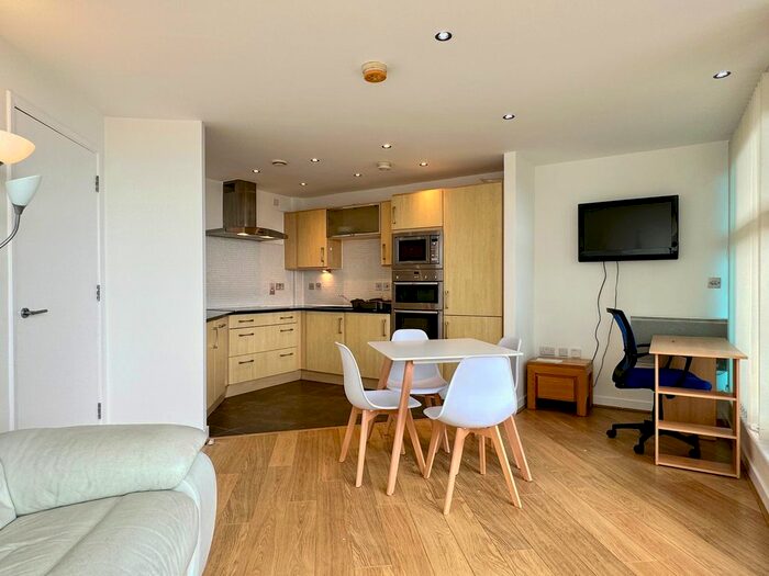 2 Bedroom Flat To Rent In Princess Way, Swansea, SA1