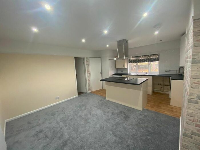 2 Bedroom Bungalow To Rent In Church Road, Cobham, Gravesend, DA13