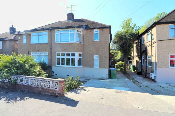 2 Bedroom Maisonette To Rent In Eversley Avenue, Bexleyheath, Kent, DA7