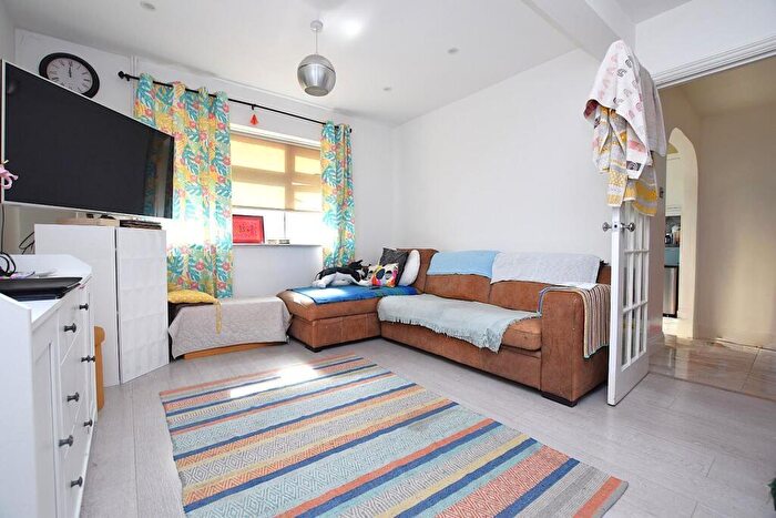3 Bedroom Terraced House To Rent In Billet Road, Romford, RM6