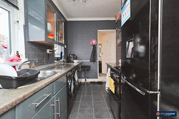 3 Bedroom End Of Terrace House For Sale In New Street, Bedworth, CV12