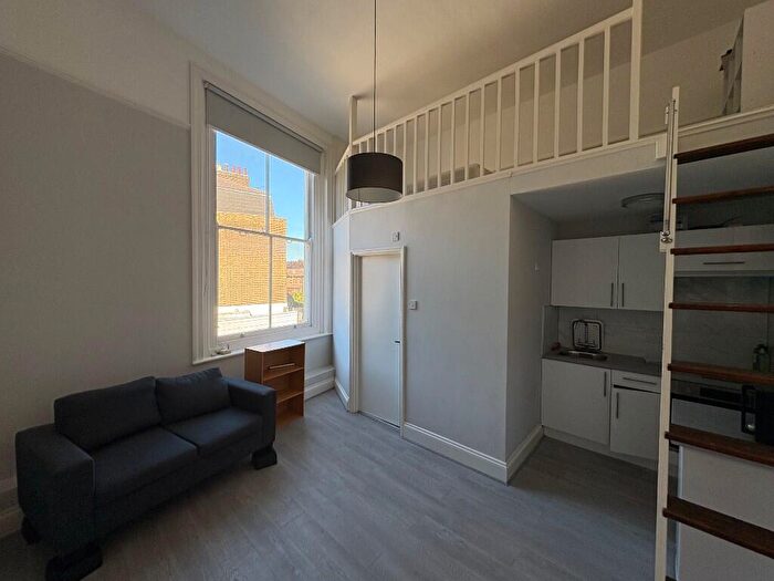 Studio To Rent In Barnsbury Road, London, N1