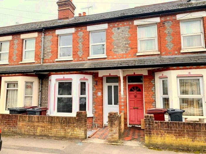 3 Bedroom Terraced House To Rent In Audley Street, Reading, Berkshire, RG30