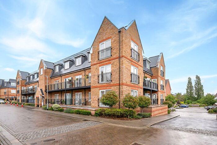 2 Bedroom Flat For Sale In Campion Square, Dunton Green, TN14