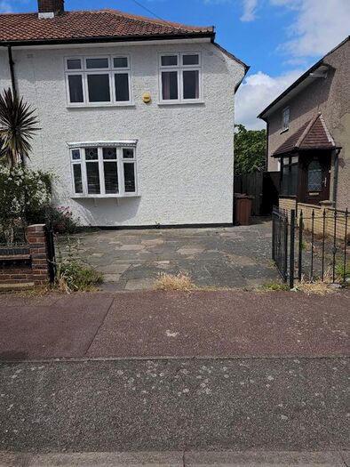 3 Bedroom Semi-Detached House To Rent In Groveway, Becontree, Dagenham, RM8