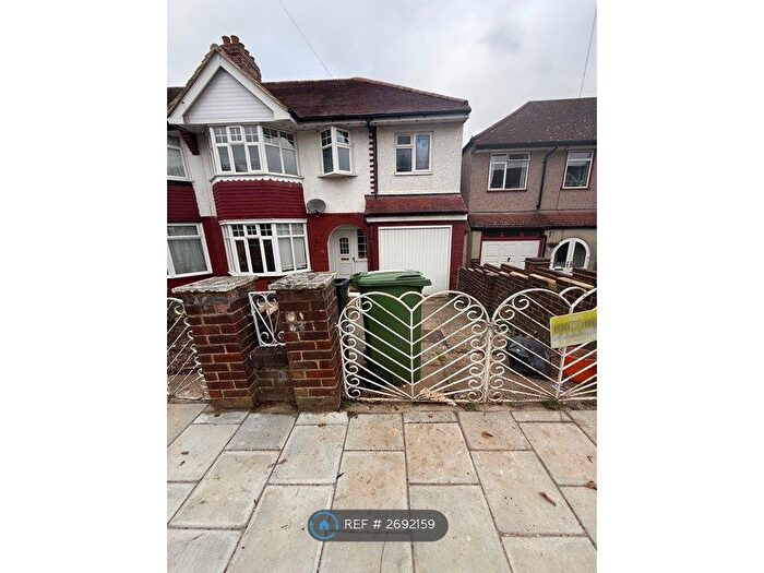 4 Bedroom Semi-Detached House To Rent In Clayhill Crescent, London, SE9