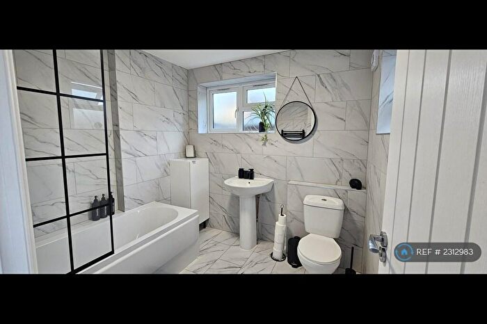 5 Bedroom Terraced House To Rent In Harrowden Road, Bedford, MK42