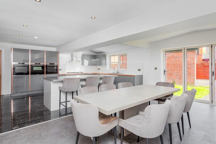 6 Bedroom Detached House For Sale In Bridge Farm, Pollington, Goole, DN14