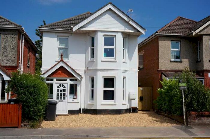 2 Bedroom Property To Rent In Bengal Road Bournemouth, BH9