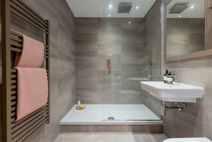 1 Bedroom Apartment To Rent In New York Square, Quarry Hill Leeds, LS2