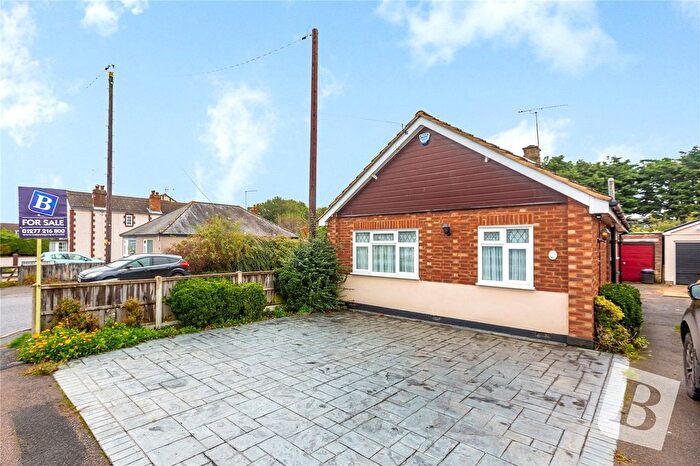 2 Bedroom Bungalow For Sale In Hatch Road, Pilgrims Hatch, Brentwood, Essex, CM15