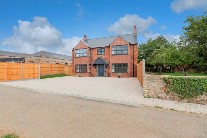 4 Bedroom Character Property For Sale In Brooks Road, Raunds, Wellingborough, NN9