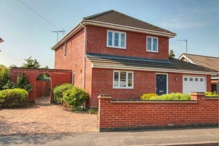 3 Bedroom Property To Rent In Orchard Road, Cambridge CB24