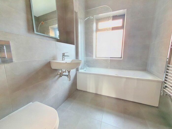 2 Bedroom Flat To Rent In Tolcarne Drive, Pinner, HA5