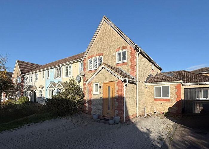 4 Bedroom Semi Detached House For Sale In Forget-Me-Not Way, Oxford, OX4