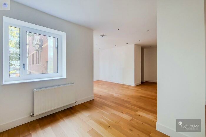2 Bedroom Flat To Rent In Sloane Square, London, SW1W