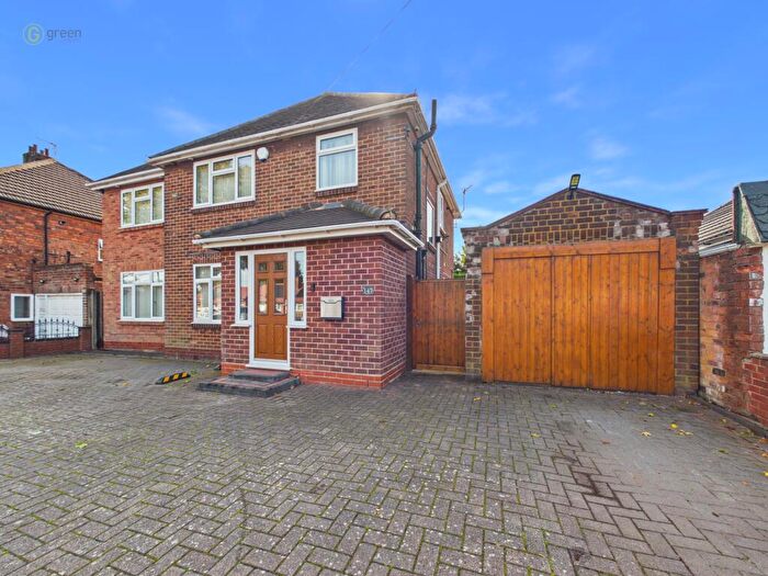 4 Bedroom Detached House For Sale In Heath Way, Hodge Hill, Birmingham, B34