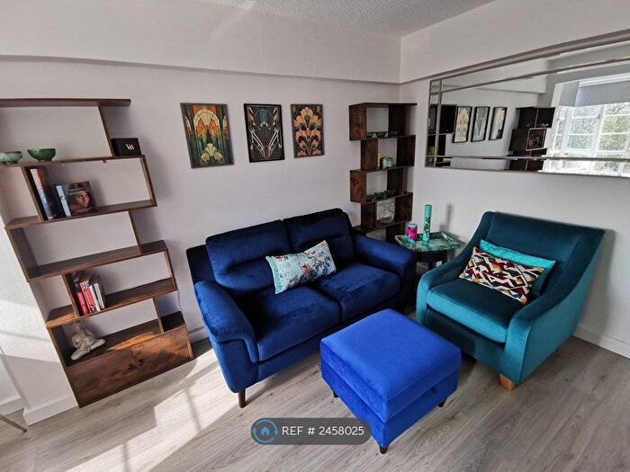 1 Bedroom Flat To Rent In Shepherds Bush Green, London, W12