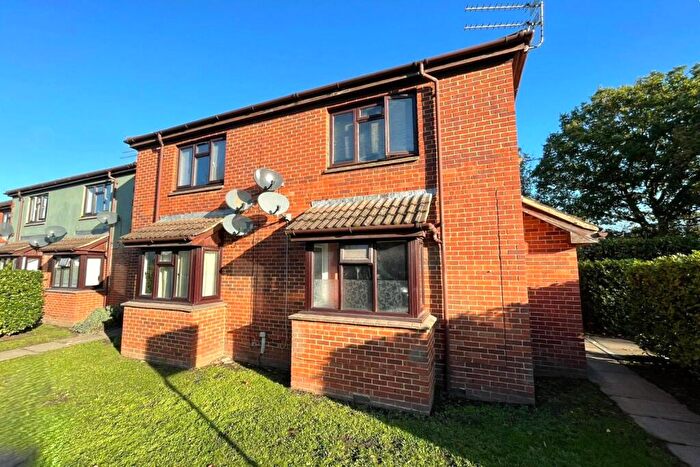 1 Bedroom Flat For Sale In South Road, Ash Vale, Surrey, GU12