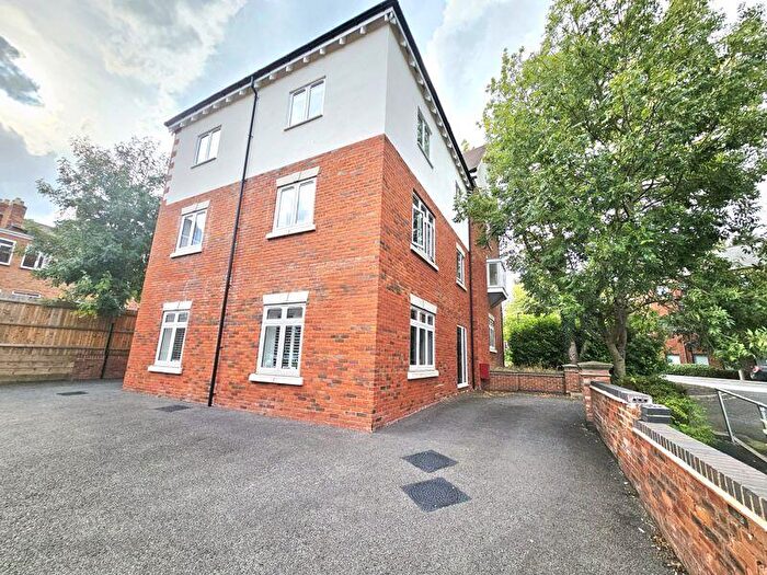 2 Bedroom Flat For Sale In Midland Drive, Sutton Coldfield, B72