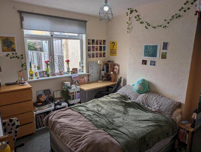 6 Bedroom Terraced House To Rent In Keys Avenue, Bristol, BS7