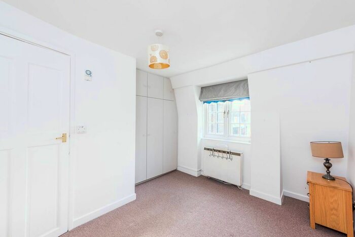 1 Bedroom Flat To Rent In Ebury Bridge Road, Victoria, London, SW1W
