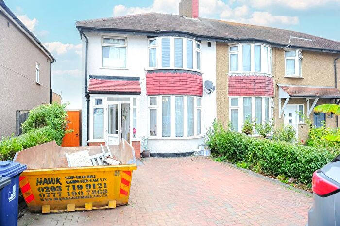 3 Bedroom End Of Terrace House To Rent In Perimeade Road, Perivale, UB6