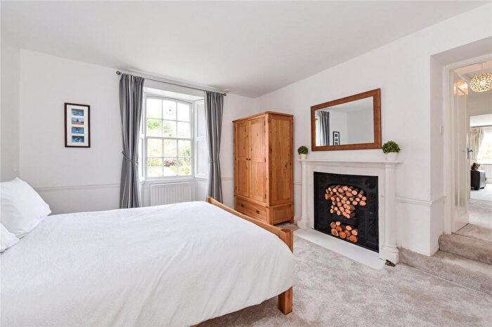 2 Bedroom Apartment For Sale In The Gate House, Edinburgh Square, Midhurst, West Sussex, GU29