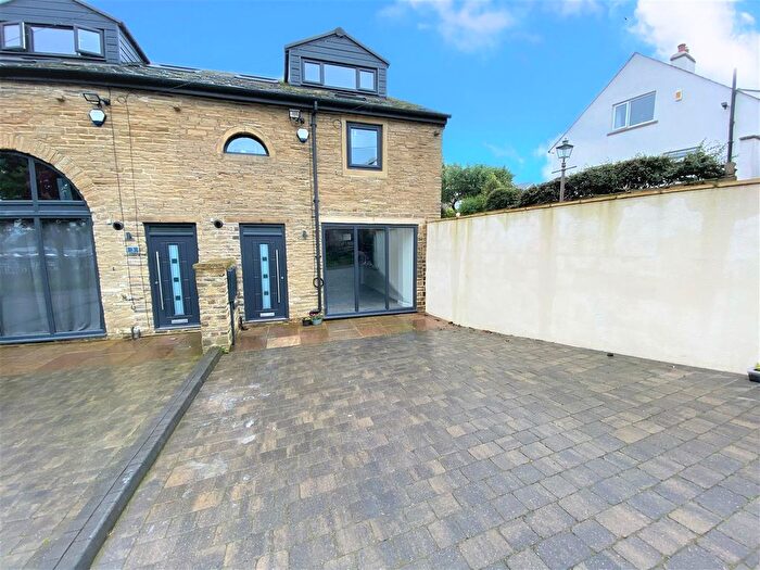 3 Bedroom Town House To Rent In Prince Brown Works, Baxter Lane, Northowram, HX3
