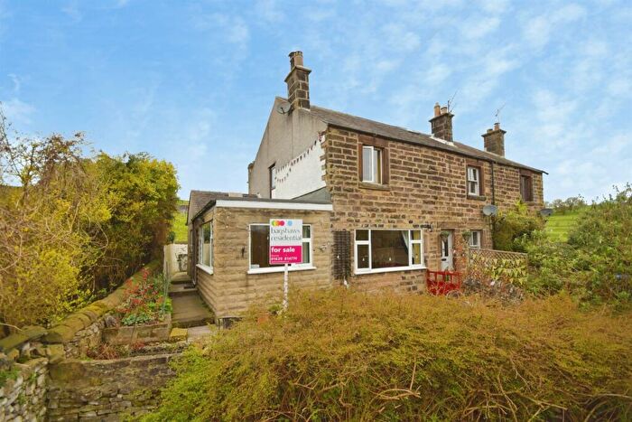2 Bedroom Cottage For Sale In Monyash Road, Bakewell, DE45