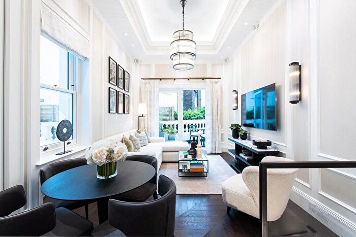 2 Bedroom Flat To Rent In Prince Of Wales Terrace, London, W8