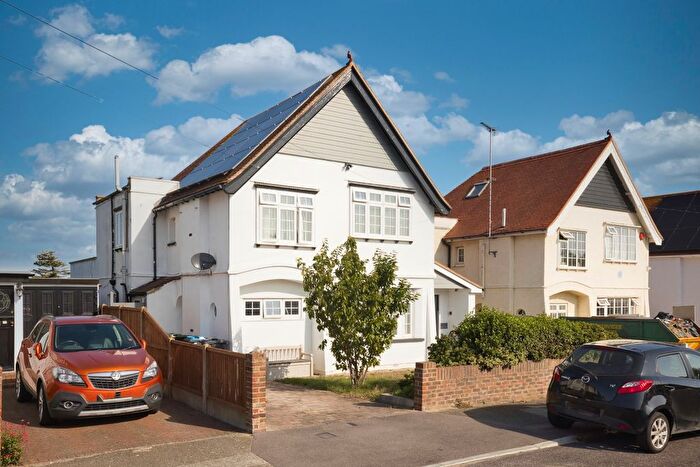 4 Bedroom Detached House For Sale In Percy Avenue, Broadstairs, CT10