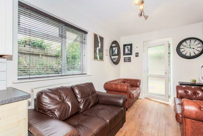 5 Bedroom Terraced House To Rent In Kincraig Street, Cardiff, CF24