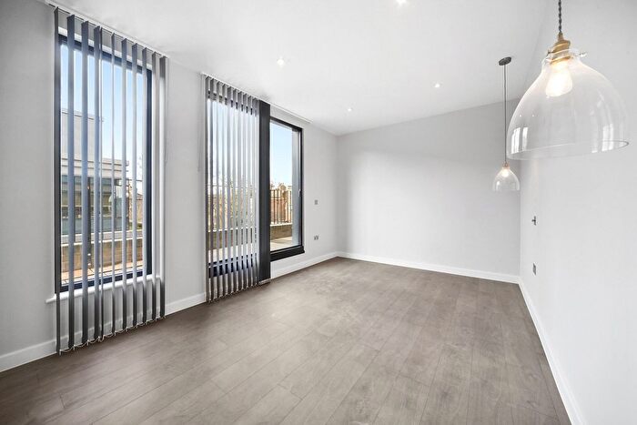 1 Bedroom Mews To Rent In Rochester Mews, Camden, NW1