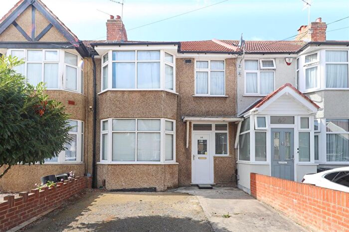 3 Bedroom Terraced House For Sale In Grosvenor Crescent, Hillingdon, UB10