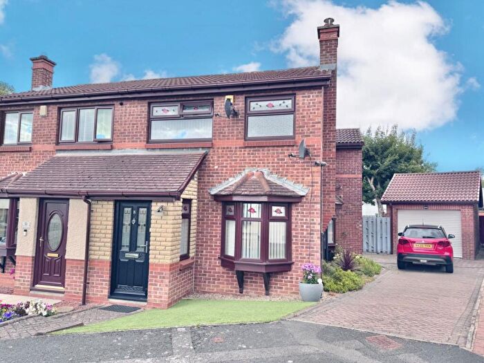 3 Bedroom Semi-Detached House For Sale In Westkirk Close, Darlington, DL3