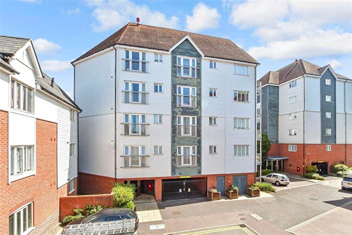 2 Bedroom Flat For Sale In Westwood Drive, Canterbury, Kent, CT2